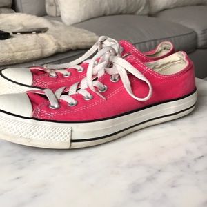 Pink Converse!